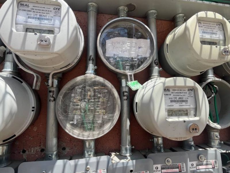 ¿Sin medidor? CFE conecta luz “directa” en León por desabasto; afectará tu recibo