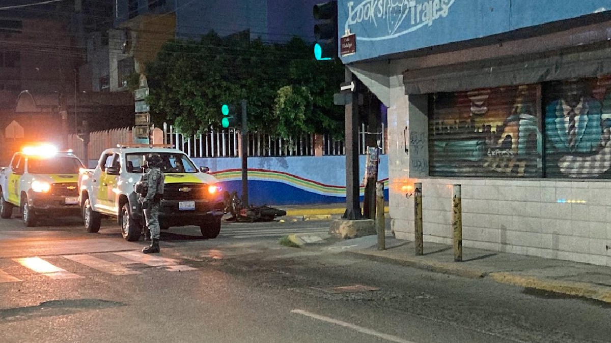 choque motociclista y policía