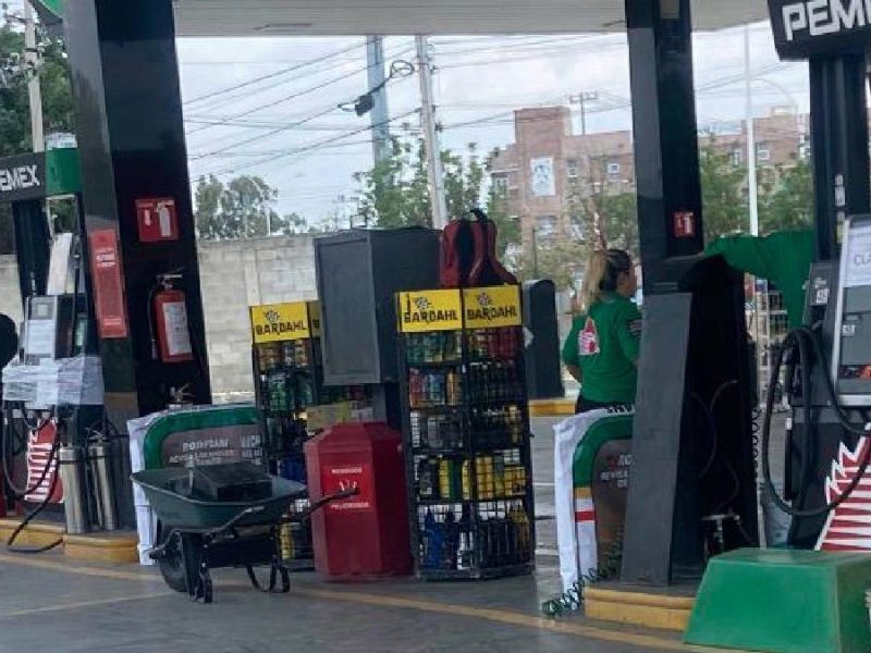 Suma León nuevas clausuras de gasolineras por revisiones federales