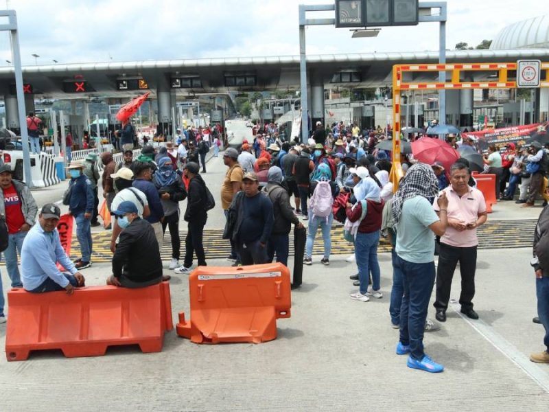 CNTE aplica su estrategia: Presiona con bloqueos y recibe fondos millonarios