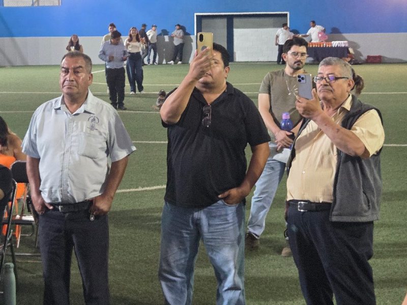 Conductores de urbanos protestan en sesión de Ayuntamiento por retiro de unidades y pérdida de empleos