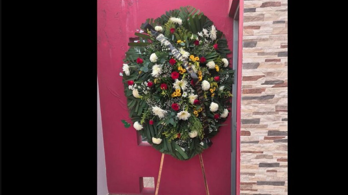 corona fúnebre Paola Gárate