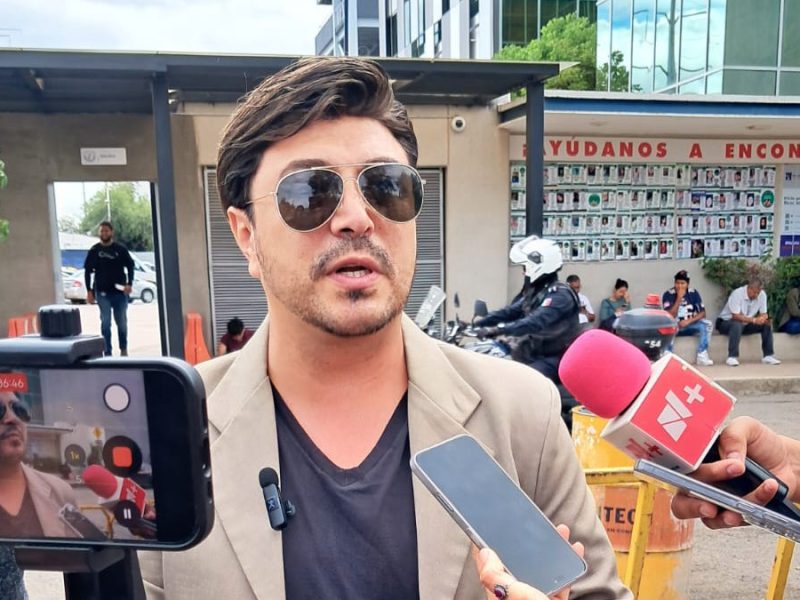 Familia homoparental denuncia a activista y proveedora del Gobierno estatal