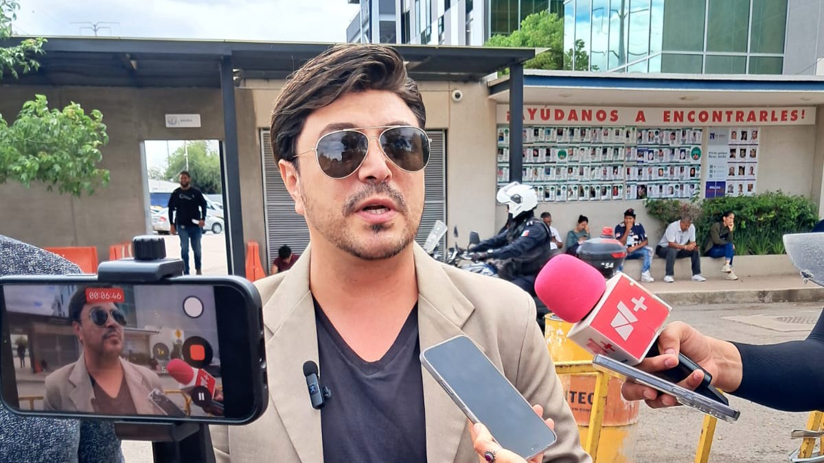 denuncia homoparental a activista