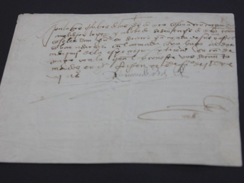 FBI da a México documento del siglo XVI con firma de Hernán Cortés