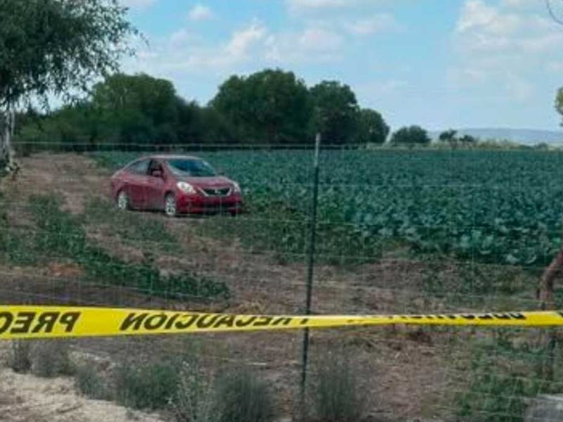 Dolores Hidalgo: Asesinan a dos hombres y dejan sus cuerpos dentro de auto guinda