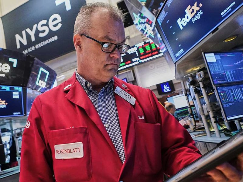 Frenazo en Wall Street: Conflicto en Oriente Medio tumba récords del S&P 500 y reactiva el crudo