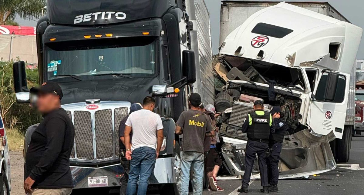 accidente de tráileres en Irapuato