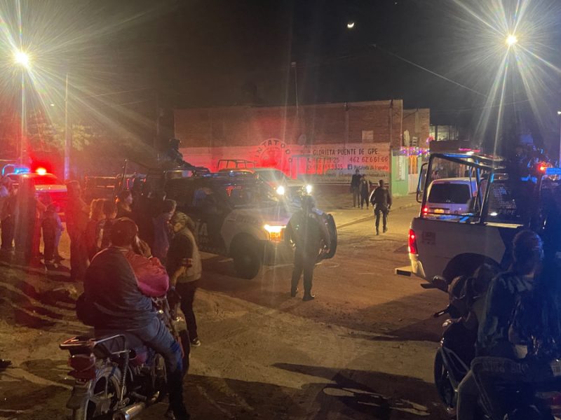 Irapuato: Riña campal interrumpe velorio en la colonia Del Bosque y moviliza a la Policía