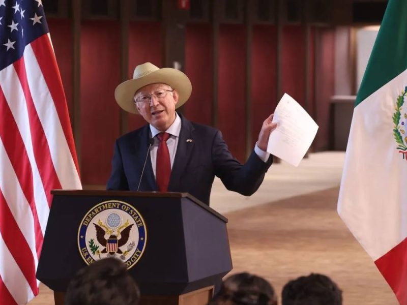 ¿Teme lo peor? Ken Salazar revela que AMLO estaría muy preocupado por lo que revelaría ‘El Mayo’