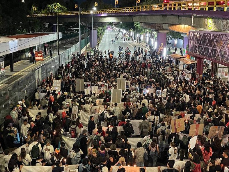 Buscadoras de Guanajuato marchan al Estadio Azteca: “Hoy en casa hay una silla vacía”