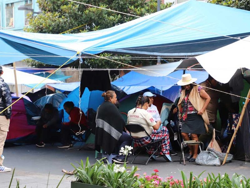 Caos vial en Reforma: CNTE instala bloqueo en ‘El Caballito’ y sitian oficinas de la SEP