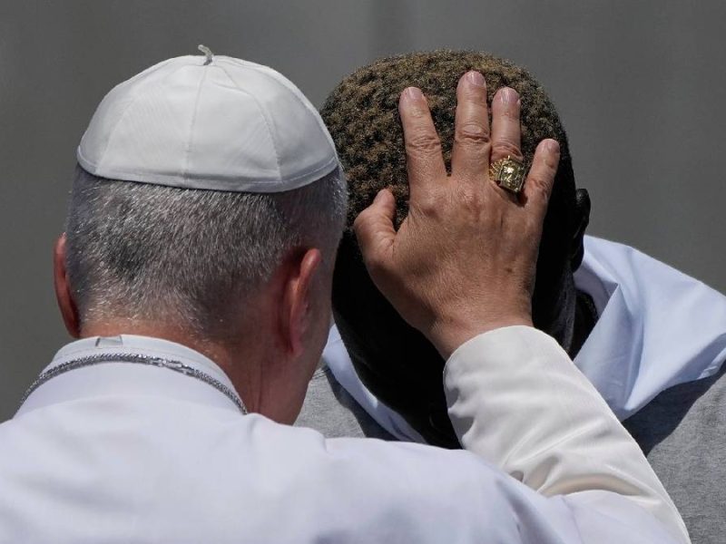 ‘La dignidad no tiene pasaporte’: Papa León XIV defiende a migrantes en Canarias