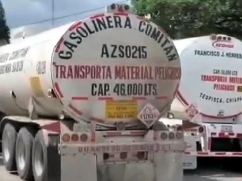 Toma CNTE terminales de Pemex en estados