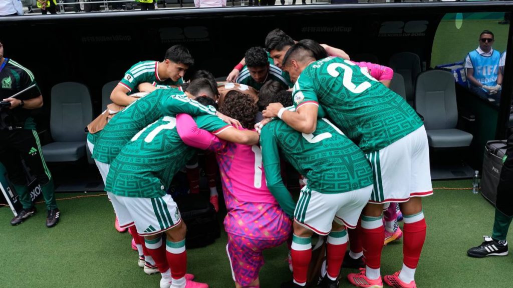 Alineación México vs Corea del Sur: Cambios de Javier Aguirre por baja de César Montes - Foto: AP.