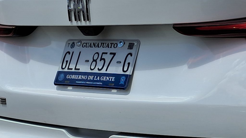 Gasta Guanajuato 97 millones en cambiar placas para promover eslogan de Libia