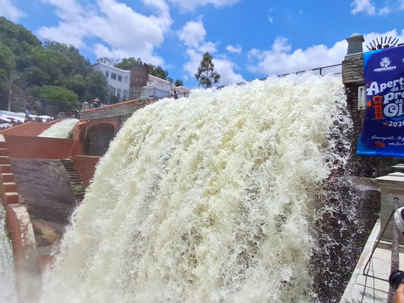 Apertura de la Presa de la Olla 1