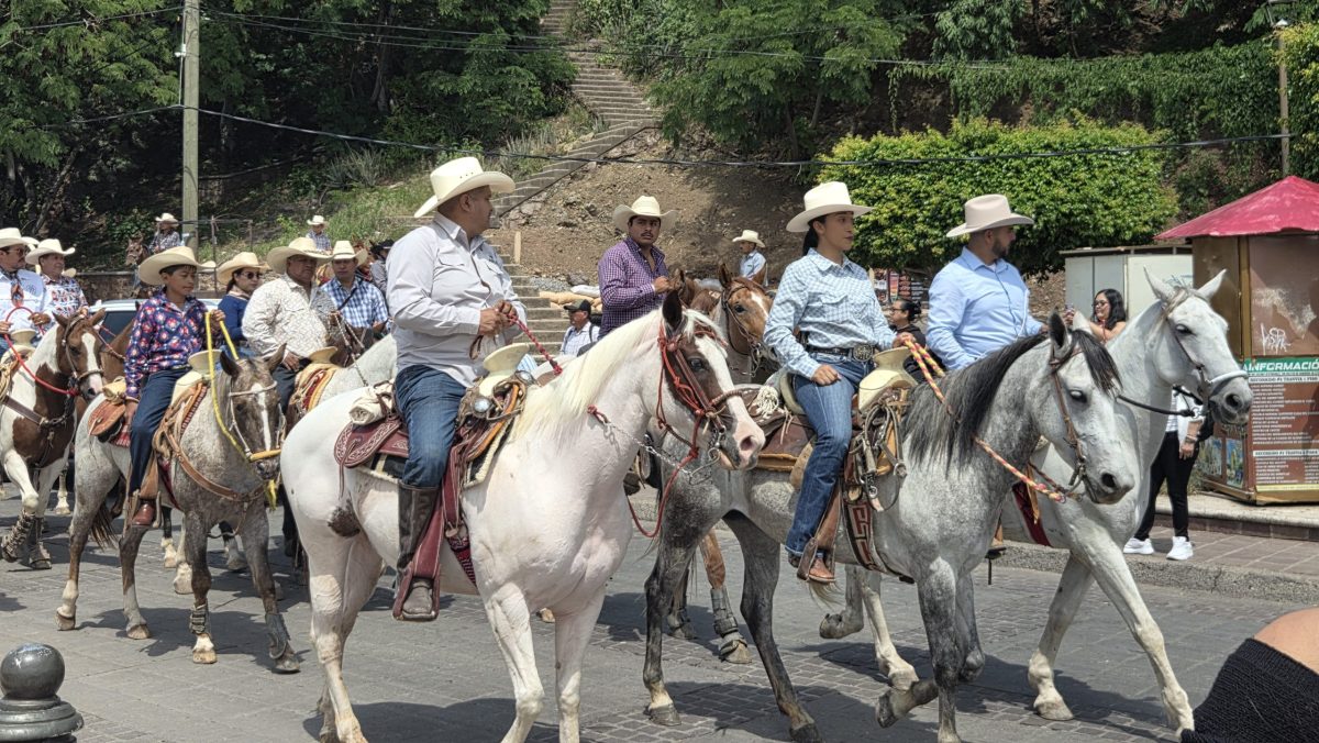 La tradicional cabalgata a la cueva de San Ignacio 3