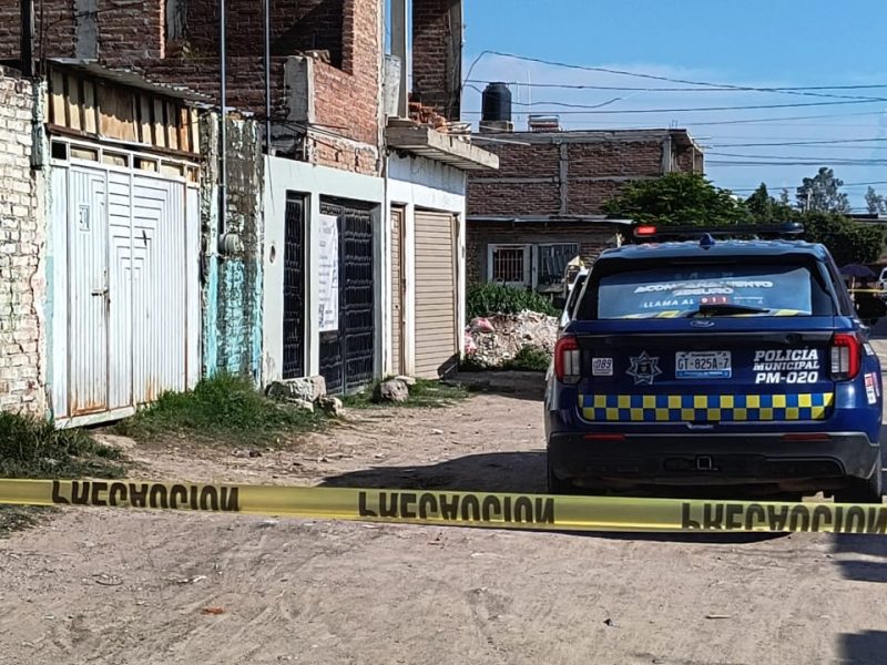 Motociclistas balean a hombre afuera de su casa en Constitución de Apatzingán en Irapuato