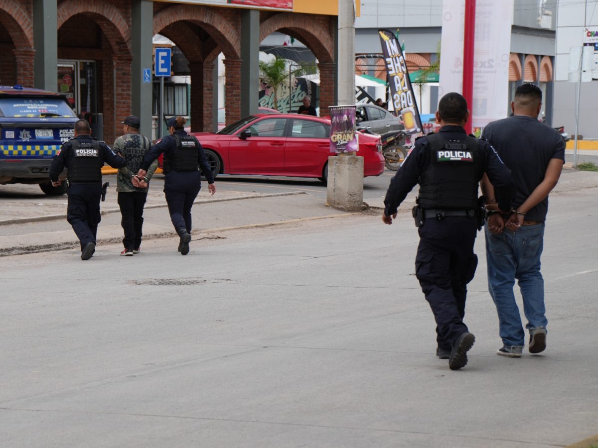 Detienen a dos tras persecución en Irapuato; operativo alarma a vecinos de la Nogalia