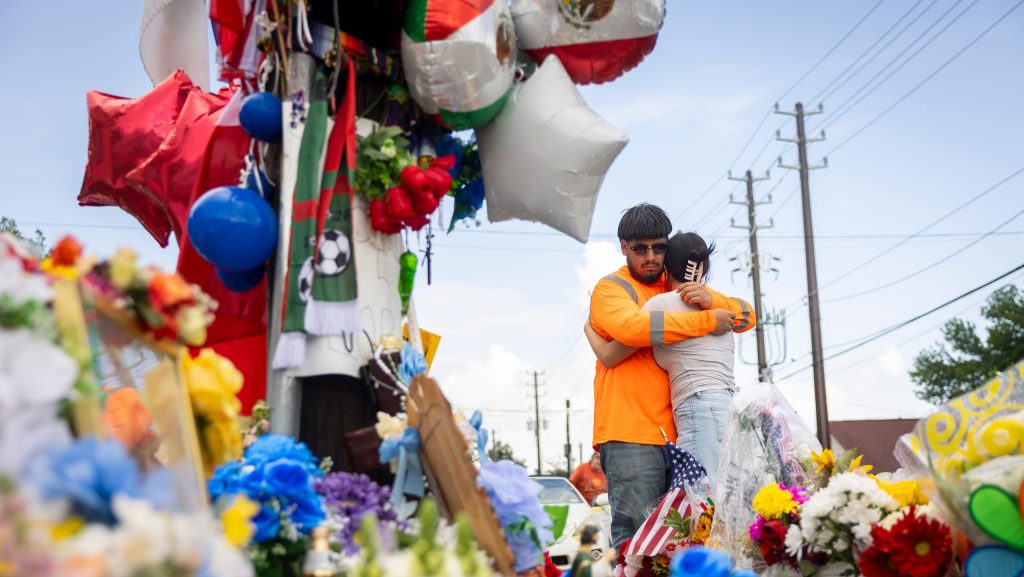 Familia de mexicano muerto por agente de ICE en Houston agradece apoyo social