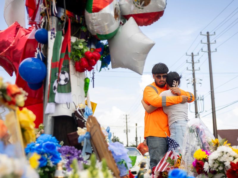 Familia de mexicano muerto por agente de ICE en Houston agradece apoyo social