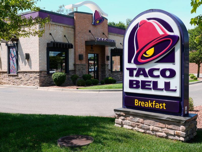 El brote de ciclosporiasis se dio en las lechugas iceberg ralladas que utiliza Taco Bell