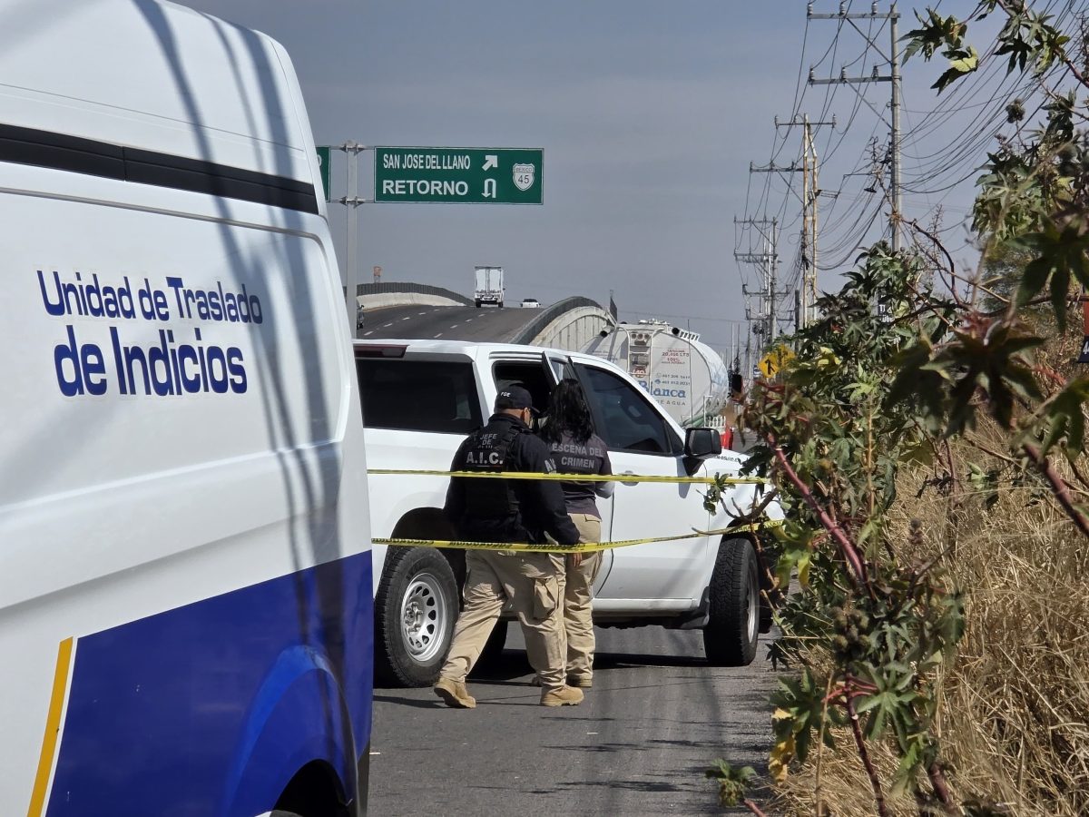 Accidente en Apaseo el Grande: motociclista choca con polines y muere en la Celaya-Querétaro