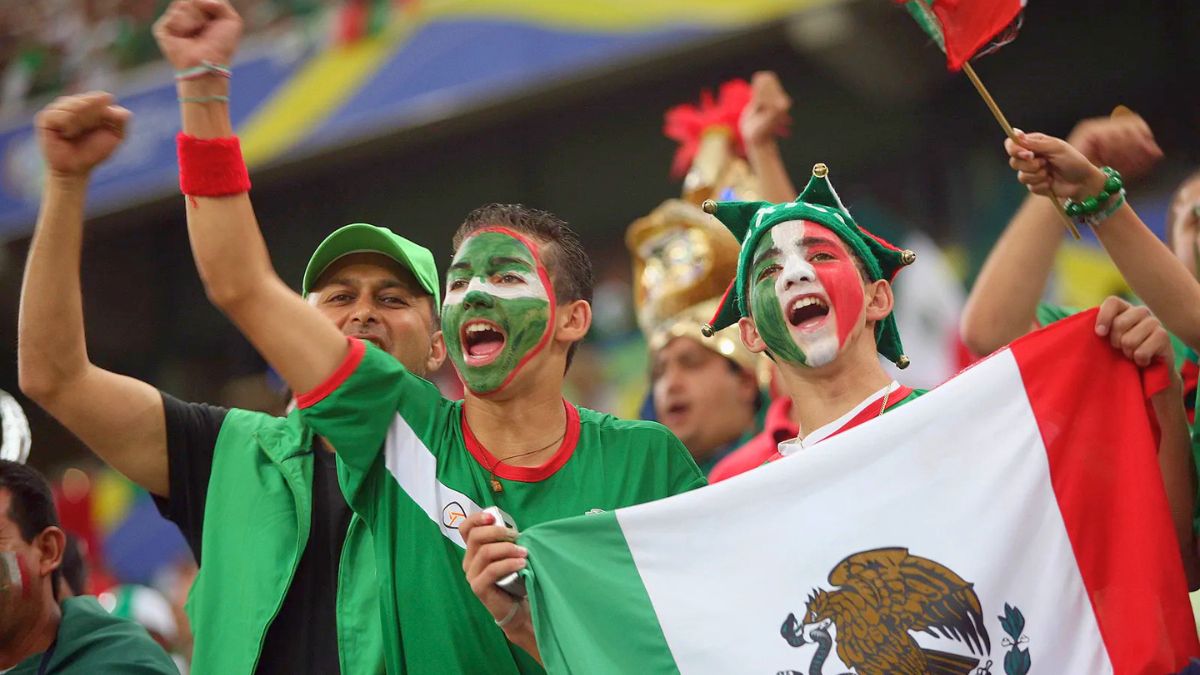 Aficionados mexicanos durante el Mundial. AP.