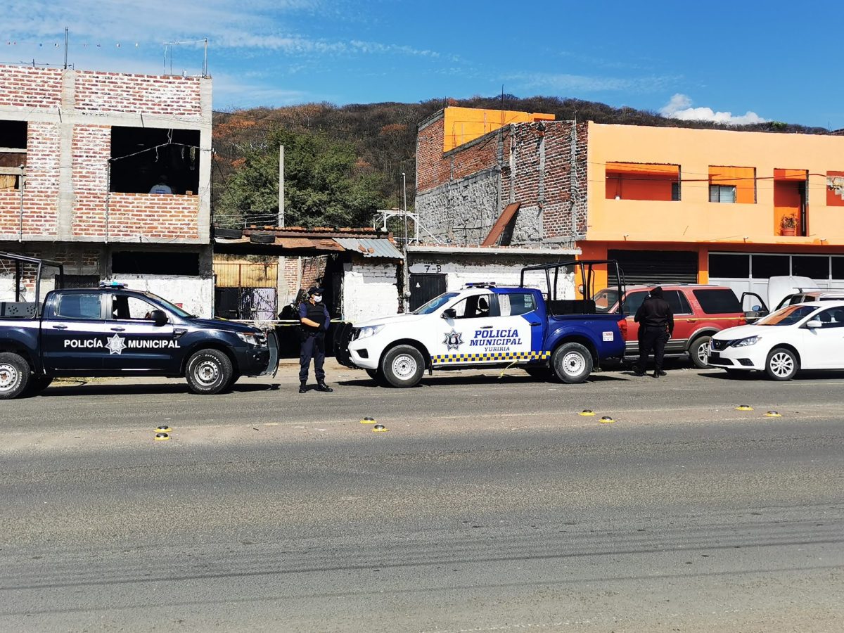 Sicarios irrumpen en tabiquera de Yuriria y matan a balazos a un hombre
