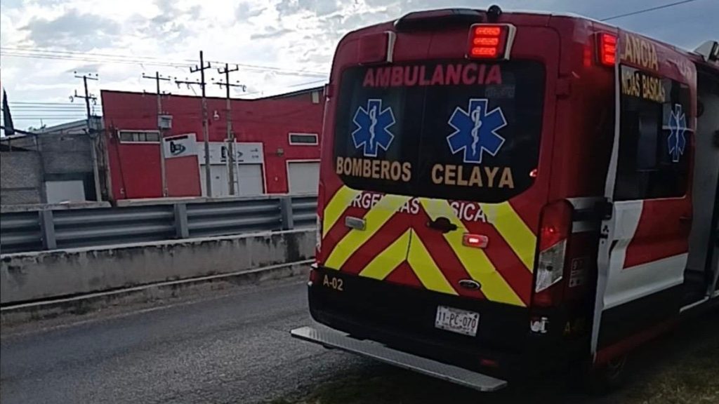 Balean a joven en la Celaya-Salvatierra tras resistirse al robo de su moto