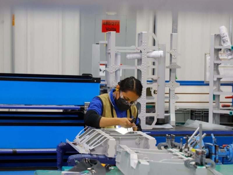 Admiten rezago tecnológico en México; Sheinbaum ordena producción local