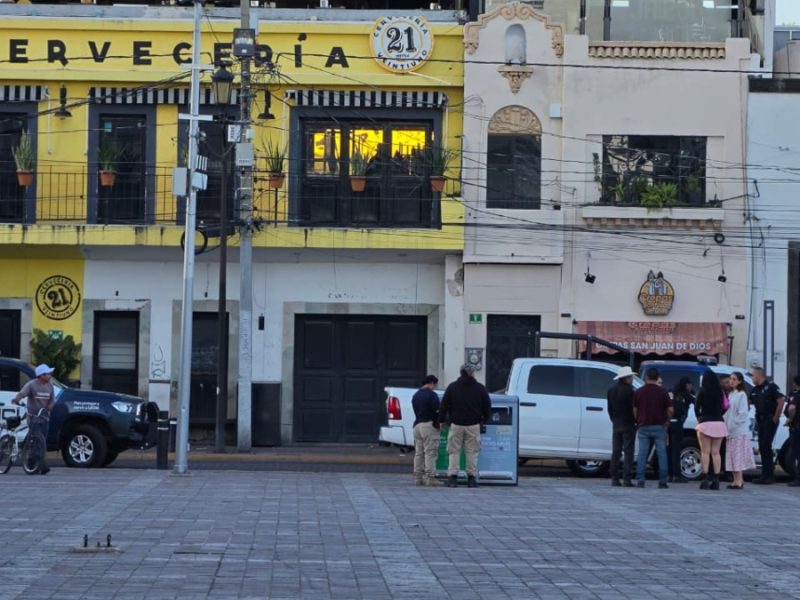 Muere Julio Antonio afuera de la Cervecería 21, frente al Expiatorio de León