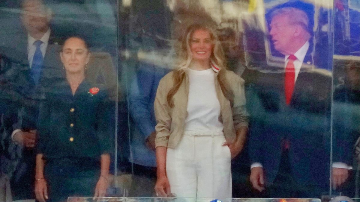 Claudia Sheinbaum con Melania y Donald Trump. AP.