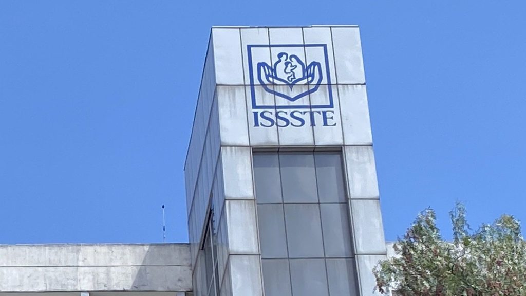 Defraudan exagentes de la FGR al ISSSTE