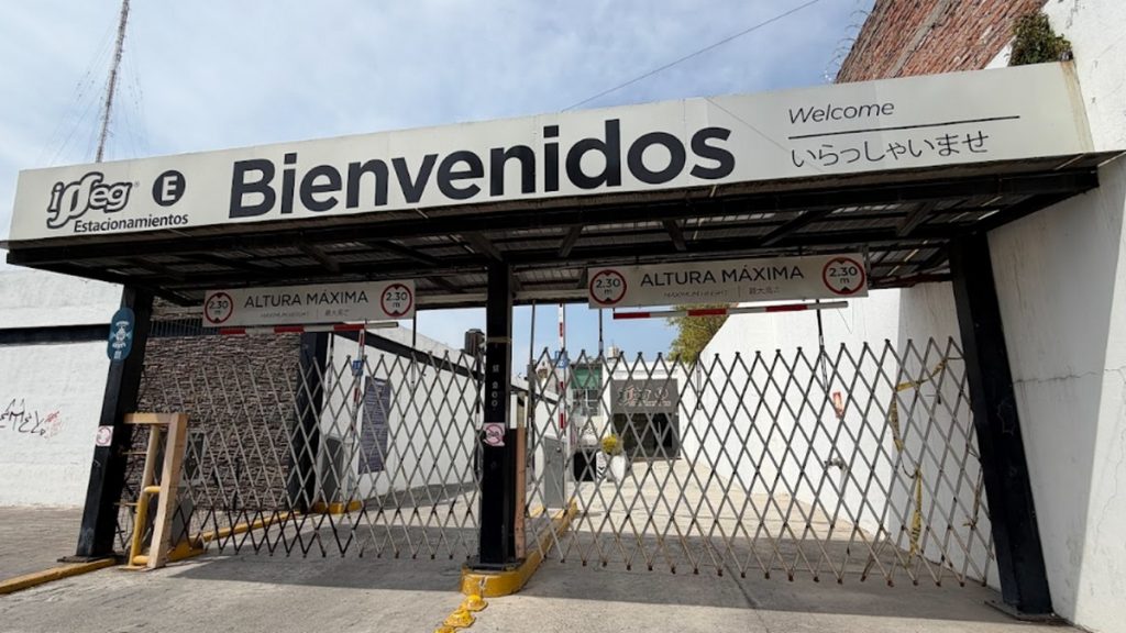Acuerdan de palabra rehabilitar estacionamiento subterráneo del Parque Morelos en Celaya