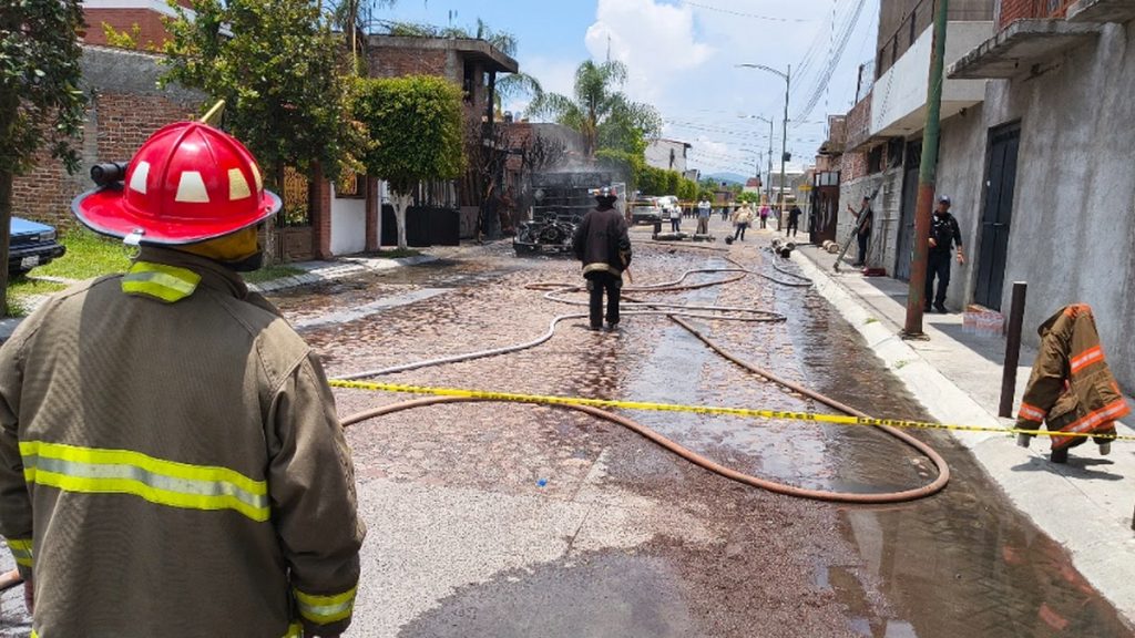 Tras incendio de pipa, exigen vecinos revisiones a gaseras en Moroleón