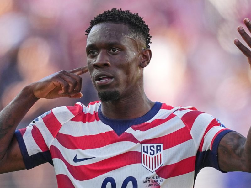 Donald Trump agradece a FIFA por retirar roja a Folarin Balogun; Bélgica se sorprende por decisión