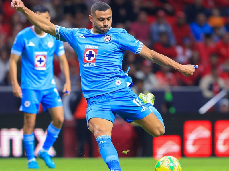 Cruz Azul llega a un acuerdo de palabra para vender a Giorgos Giakoumakis al Al Ain 