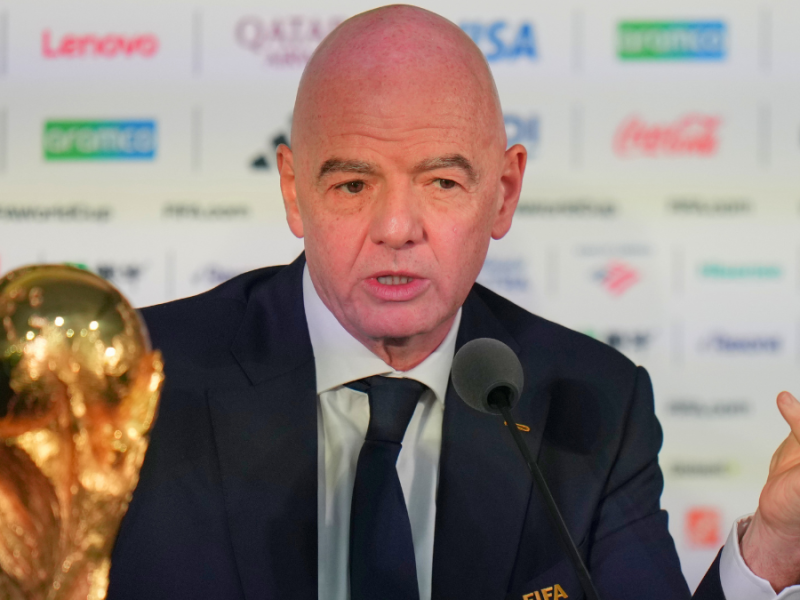 Infantino dobló las manos: La polémica jugada de $20,000 millones que casi destruye a la FIFA