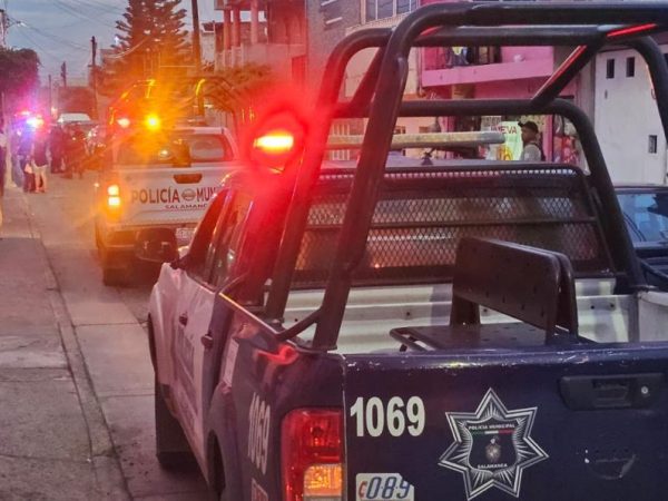 Ataque armado contra camioneta en Salamanca deja una mujer muerta y un herido