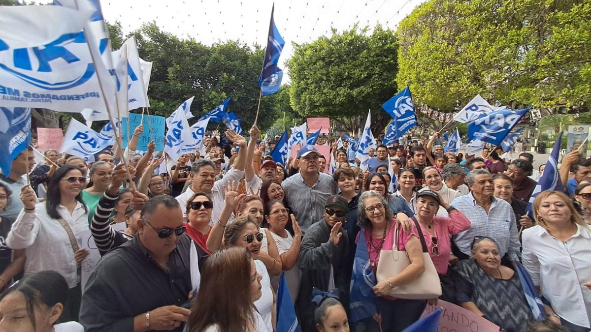 Se registran Gerardo Arredondo y Anselmo Conejo como Defensores de la Patria por el PAN Salamanca