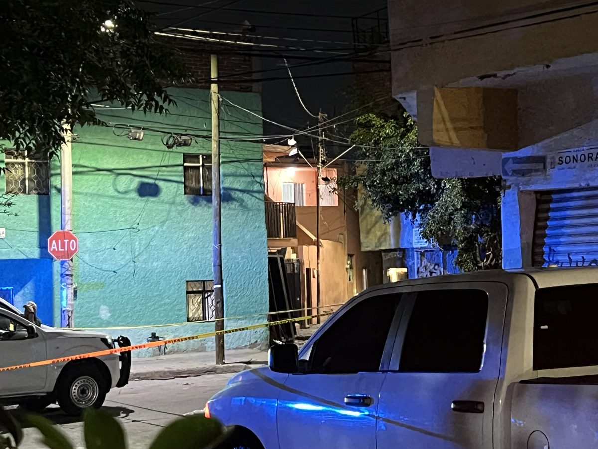 Sicarios irrumpen en casa de María de los Ángeles, la matan a balazos y hieren a su hija de nueve años, en León