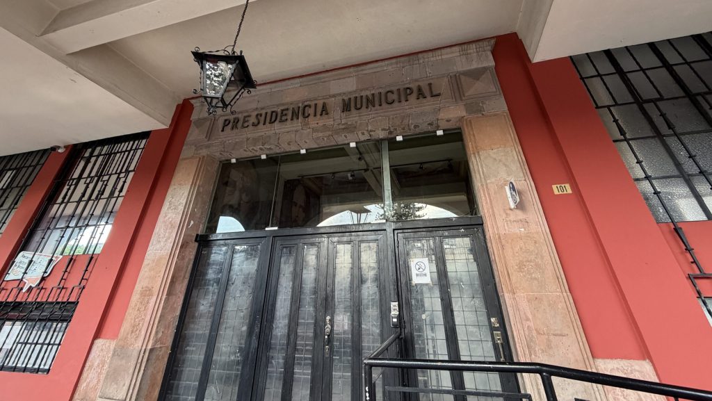 Celaya enfrenta deuda de 100 millones por laudos laborales; intentan embargar Presidencia