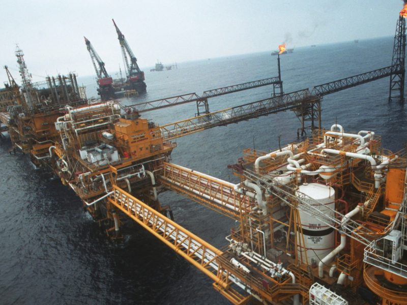 Pemex no registra 138 mil barriles diarios de crudo; sospechan de robo y contrabando
