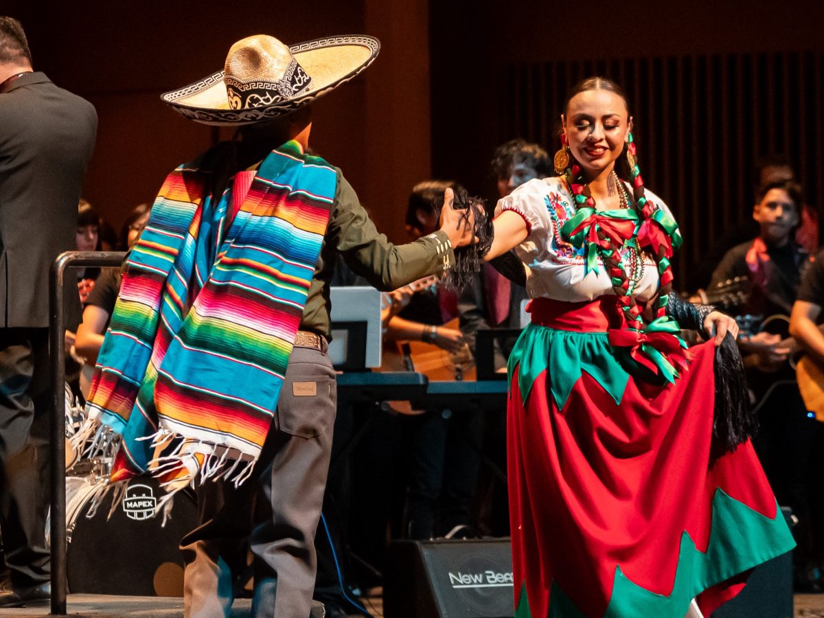 Ponen a cantar al Bicentenario con los éxitos de la música tradicional mexicana