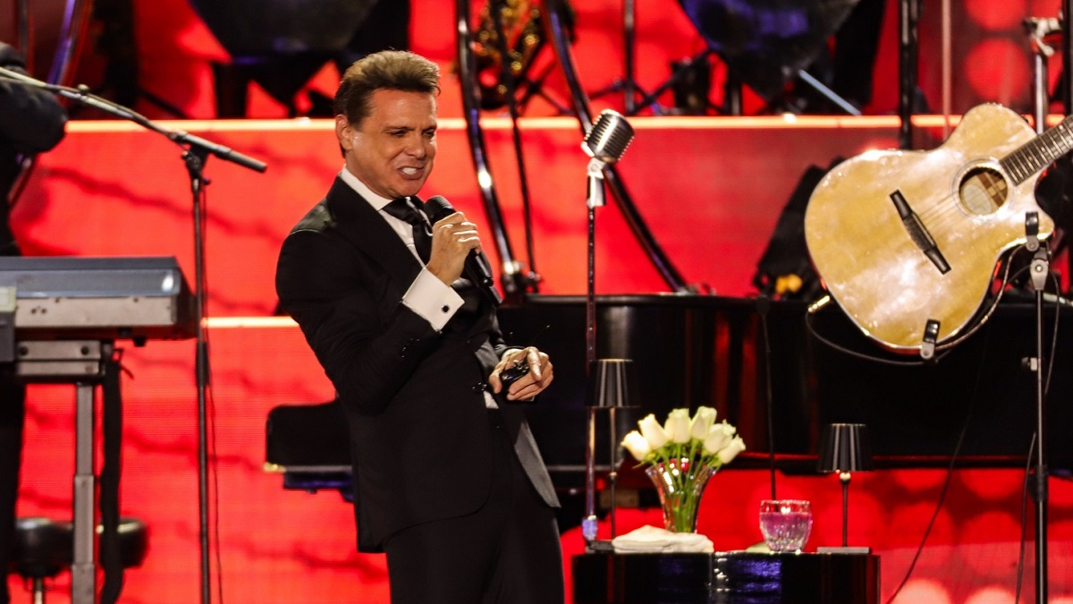LUIS MIGUEL