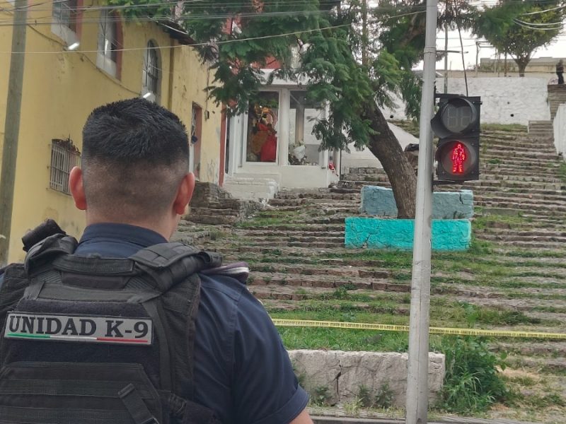 Hallan a hombre muerto a un costado de altar de la Santa Muerte en León