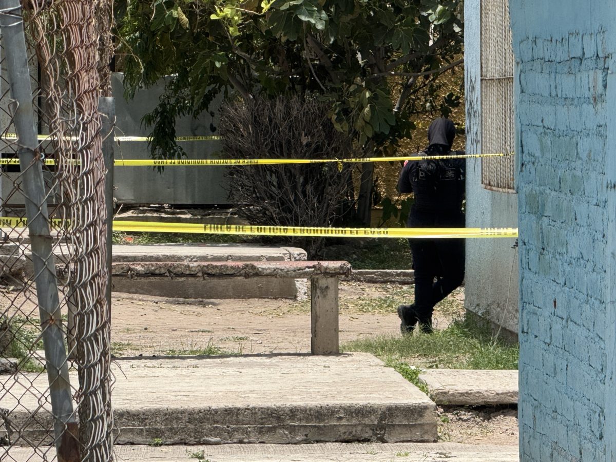 Matan a joven a balazos mientras descansaba en una banca de la colonia Los Pinos