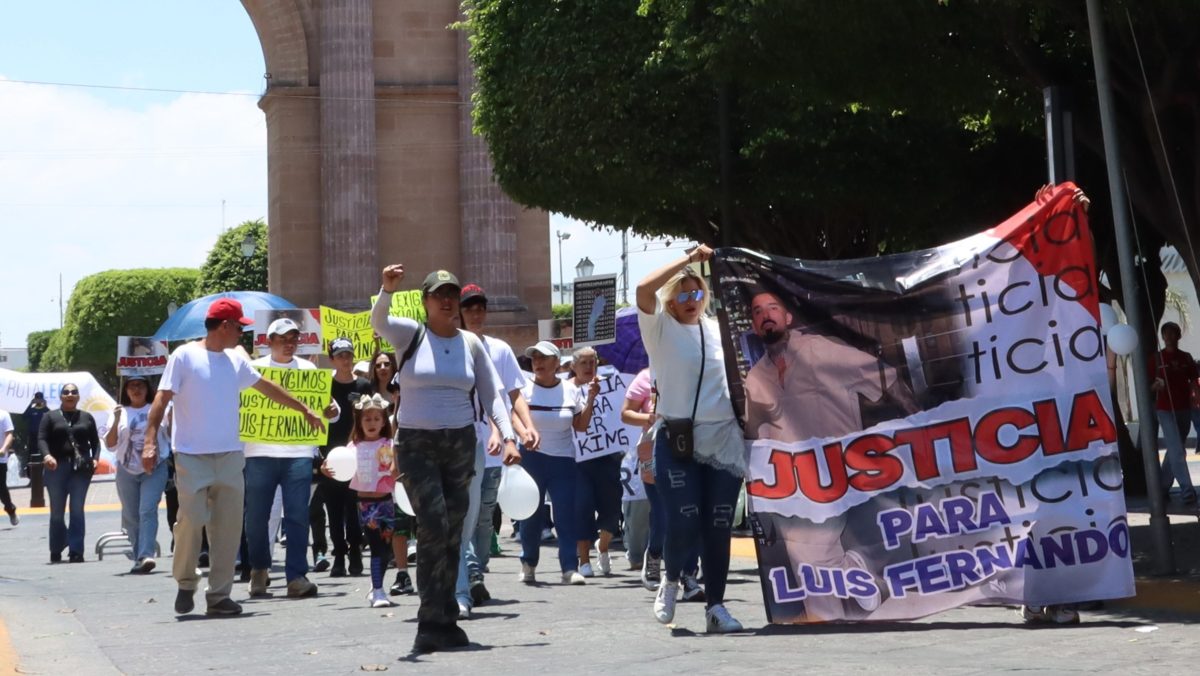 Marcha pacífica en León por asesinato de IFer King